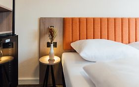 MYKY Hotel Pinneberg - Free Parking